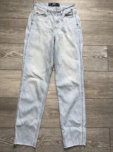 HOLLISTER Ultra High Rise Mom Jeans Raw Hem Light Blue Wash Women Sz 23x27 - Picture 1 of 10