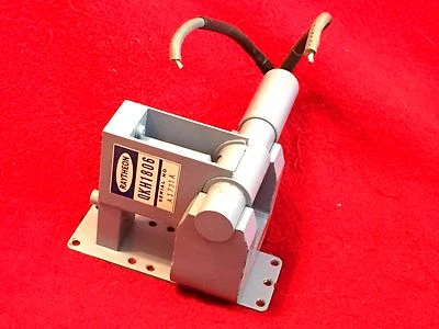 MONTAJE TUBO MAGNETRÓN RAYTHEON P/N QKH1806 NUEVO EXCEDENTE Foto 1 de 4