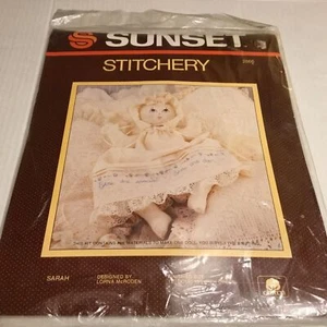 Vintage 1984 Sunset Stitchery Handarbeitsset! "SARAH" 12 ZOLL STOFFPUPPE (15 ZOLL MIT KLEID). - Bild 1 von 8
