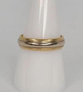 18k Two-Tone Gold Engraved Band Ring Sz 9 - Picture 1 of 5