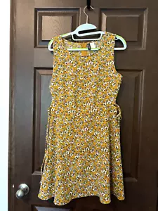 Abito da donna Divided by H&M taglia 12 floreale collo rotondo, aderente e giallo svasato - Foto 1 di 5