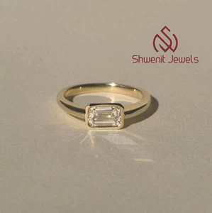 1Ct Emerald Cut Lab Diamond Wedding Ring 10K Yellow Gold VS1/E IGI Certified - Picture 1 of 9