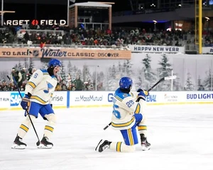 Jordan Kyrou Scores in the 2022 Winter Classic St Louis Blues 8x10 NHL Photo - Picture 1 of 1