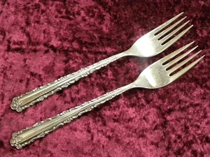 CHERIE 2 Dinner Forks Oneida Deluxe Stainless USA NICE VALUE - Picture 1 of 3