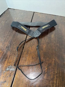 Nikon schwarz mit goldenem Logo Kamera Schulter 42" Umhängeband - Bild 1 von 3
