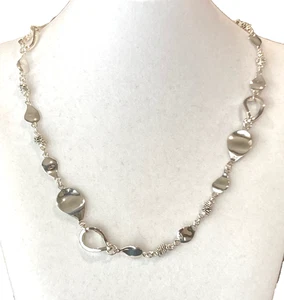 Collar Michael Dawkins de plata de ley modernista de pétalos y granulación 30,2 g 20" - Imagen 1 de 4