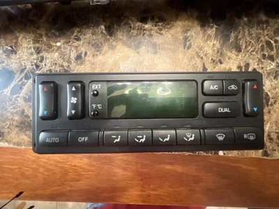 2005-2006 FORD EXPEDITION ELECTRIC FRONT TEMPERATURE HEATER A/C MAIN CONTROL OEM - Image 1 of 2