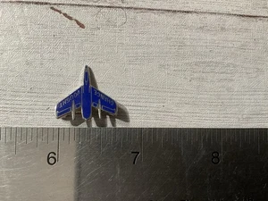 ORIGINAL VINTAGE CHANCE VOUGHT F-7U AIRCRAFT FACTORY STERLING PIN LGB - Picture 1 of 2