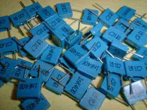 50x 1000pF/400V Kondensator Siemens RM 5mm - Picture 1 of 2