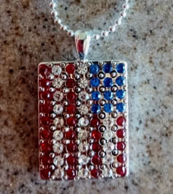 Collar con etiqueta de perro de cristal bandera de EE. UU. plata rojo blanco azul adivina nuevo con etiquetas conmemorativo 4to Foto 1 de 4