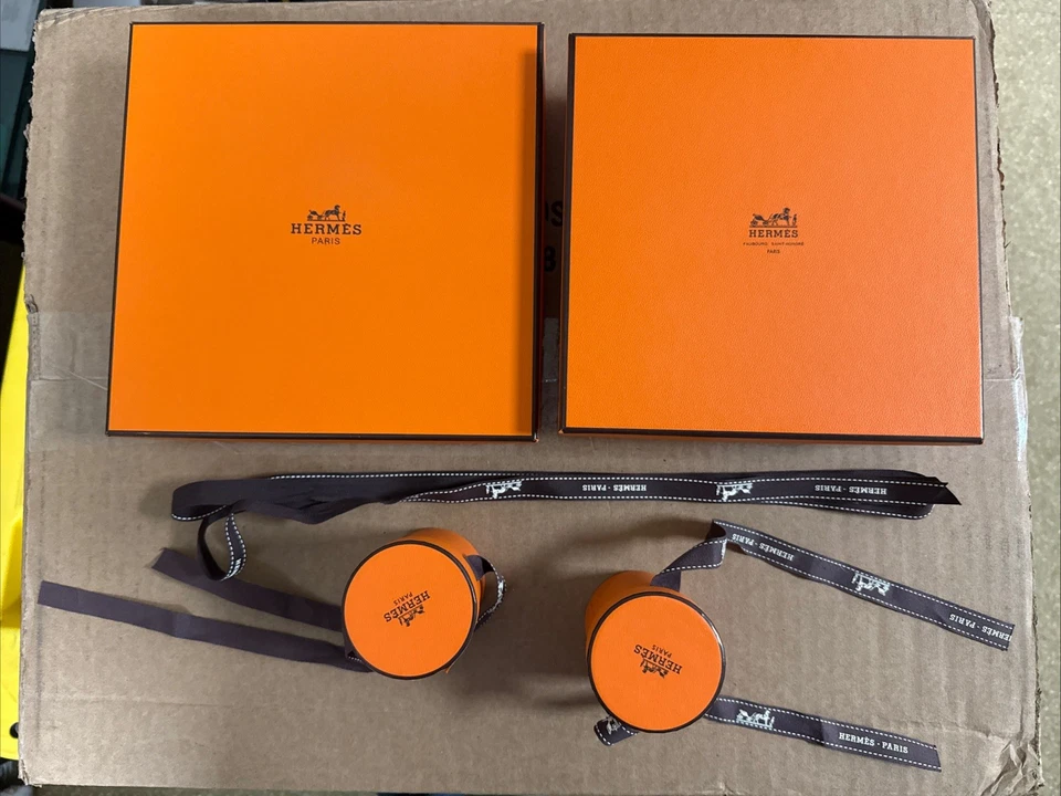 4 Cajas Naranja Hermès Auténticas Nuevas. Cuadrado y cilindro - Caja de regalo Foto 1 de 1