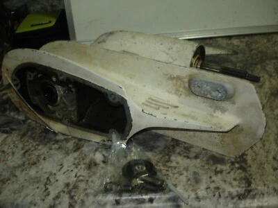 1990 Johnson 20hp j20cresb lower unit shaft gears     boat motor part Bin bma - Image 1 of 4