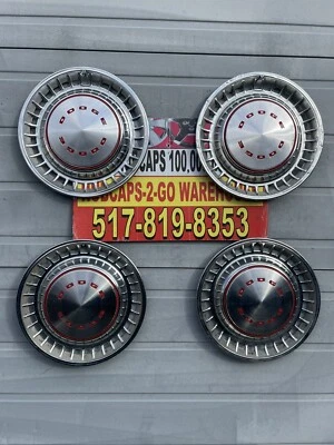 1972-76 Dodge Chrome carregador de dardos Challenger Dodge Van 14” OEM conjunto usado 4 calotas - Imagem 1 de 4