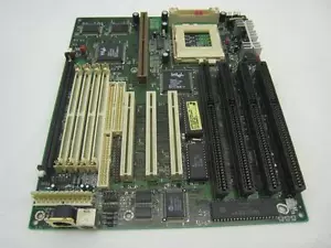 Scheda madre vintage PCChips M520 Super Socket 7 Intel VX AT con 3x PCI 4x ISA - Foto 1 di 4