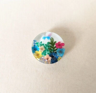 Handmade Real Pressed Flower Resin Brooch Butterfly Wild Flower Garden Pin Badge — 第 1/4 张图片