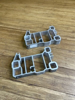 Adaptador de refuerzo de parachoques izquierdo y derecho OEM 2015-2024 Porsche Macan 95B Foto 1 de 4