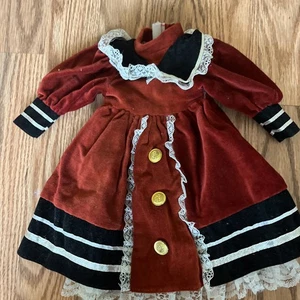 Vintage Handarbeit rotes Samt Puppenkleid Spitze Goldknöpfe - Bild 1 von 14