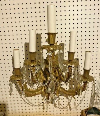 ANTIQUE VICTORIAN GILT CAST METAL 5 LIGHT CANDELABRA WALL SCONCE WITH PRISMS - Image 1 of 4