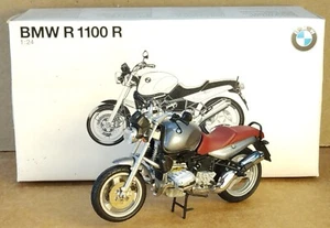 Motocicletta Minichamps scala 1:24 BMW R 1100 R di Paul's Model Art - Foto 1 di 23