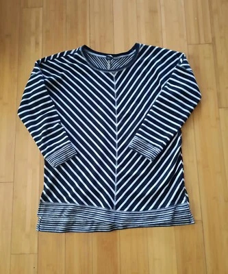 Suéter de cuello redondo a rayas blancas y negras con cable y calibre para mujer talla L Foto 1 de 4