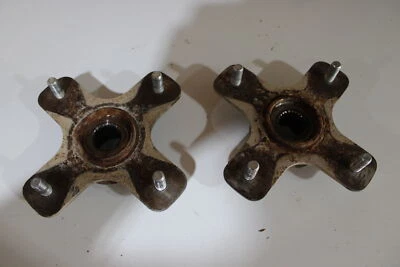 Can-Am Outlander 400 2009 4x4 Ho Efi rueda delantera o trasera par de bujes derecha o izquierda Foto 1 de 3