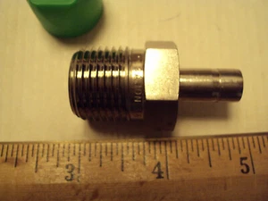 SS-6-TA-1-8 Swagelok 3/8 tube x 1/2 mnpt male adapter; 316 - Picture 1 of 1