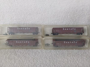 Red Caboose N Rake Of Four 5 Bay Rapid Discharge Santa Fe Ortner Hopper Wagons - Picture 1 of 10