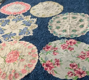 Vintage Round Floral Taschentücher Lot 6 Vintage Taschentücher - Bild 1 von 8