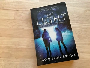 The Light: Who Do You Become When the World Falls Away 2016 Jacqueline Brown - Bild 1 von 10