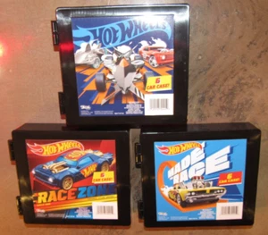 Lote de 3 cajas de almacenamiento diferentes de 6 autos Hot Wheels - hechas para la zona de carreras - Imagen 1 de 1