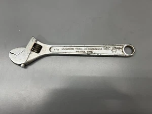 (T) VINTAGE DIAMOND TOOL & HORSESHOE CO. 10" ADJUSTABLE CRESCENT WRENCH - USA - Picture 1 of 4