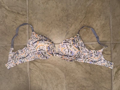 SUJETADOR VICTORIA'S SECRET MIRACULOUS PLUNGE MUJER TALLA 34D Foto 1 de 2