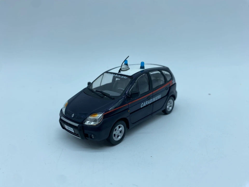 MODELLINO AUTO RENAULT RX4 2002 CARABINIERI - DE AGOSTINI - SCALA 1:43 NO BOX - Immagine 1 di 4