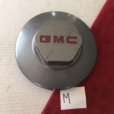 #M 1994-2002 GMC Sonoma Jimmy S15 Factory Center Cap GM #15661028 Dark Gray OEM - Image 1 of 4