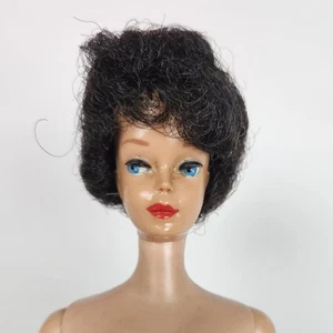 Vintage Brunette Bubblecut Barbie,  1961  - Picture 1 of 8