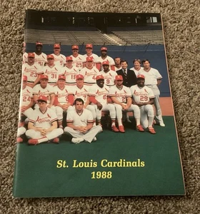 1988 St. Louis Cardinals Official Yearbook EXCELLENT Condition - Picture 1 of 2