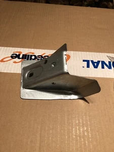 Original Haltebock für Motorträger rechts VW AUDI SEAT SKODA 1K0810812 - Bild 1 von 2