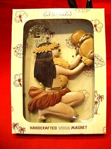 ALOHA HANDGEFERTIGTE HOLZKUNST HAWAII HULA TÄNZER MAGNET 4" X 5" Neu in der Box - Bild 1 von 9