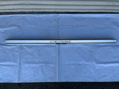 USED Original GM 1965 Chevrolet Impala Trunk Lid Rear Molding Trim - Изображение 1 из 4