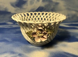 Vintage Capodimonte Woven Basket Bowl w/ Applied Pink Flower Italy B187/1 EUC - Picture 1 of 8