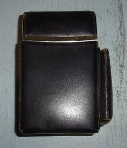 Estuche de cigarrillos vintage Amity de cuero negro con tapa abatible con bolsa para encendedor - Imagen 1 de 5