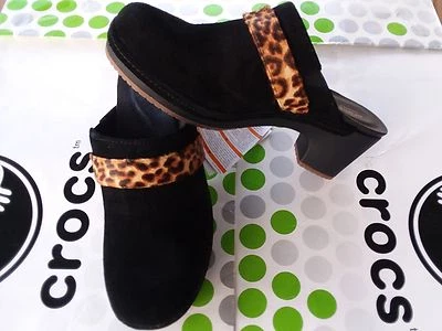 TACÓN ZAPATERO CROCS SARAH GAMUZA ~ DÍA OCUPADO NERIA ~ SANDALIA ZUECO ~ Leopardo Negro ~ W 7 ~ NUEVO Foto 1 de 4
