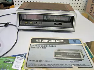 General Electric GE 7-4650 Wood Grain AM/FM Digital Clock Radio WORKING - Picture 1 of 4