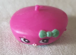 Shopkins character 3-033 Bonnie Beret Season 3 Hats Common - Bild 1 von 2