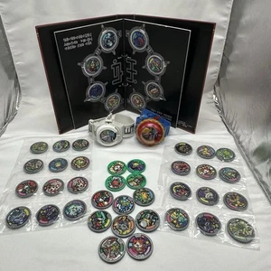 Hasbro Yokai Yo-Kai Watch Binder 44 Medals 2 Watches Collection Model Zero - Picture 1 of 10