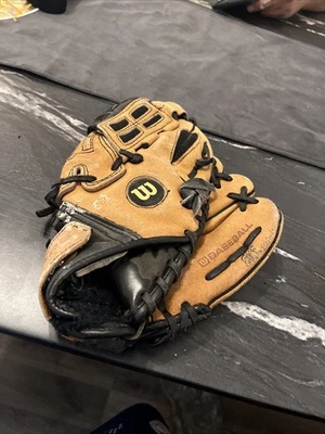 Wilson Crown Web 10.5 Inch Baseball Glove A0462 Dual Hinge Genuine Leather LHT - Image 1 of 4