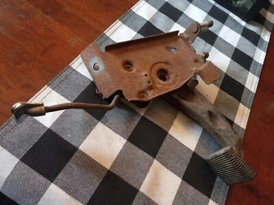 Pontiac Grand Prix Bonneville Catalina 1963 pedal de freno de estacionamiento 389 421 4 velocidades  Foto 1 de 4