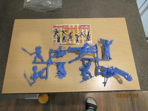 Chin Toys: #15 Mixtec, Zapotec Warriors 8 figuras en 8 poses escala 1/32 azul oscuro - Imagen 1 de 2