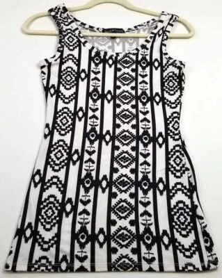 Derek Heart Tank Top Women’s Medium Black White Geometric Scoopneck Sleeveless - Image 1 of 4