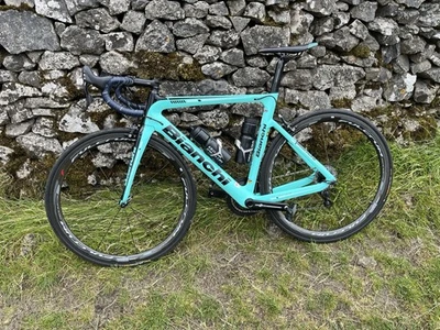 Bianchi ARIA 55cm Rim Brake Aero Racing Bike Campagnolo Potenza Fulcrum Carbon - Image 1 of 4